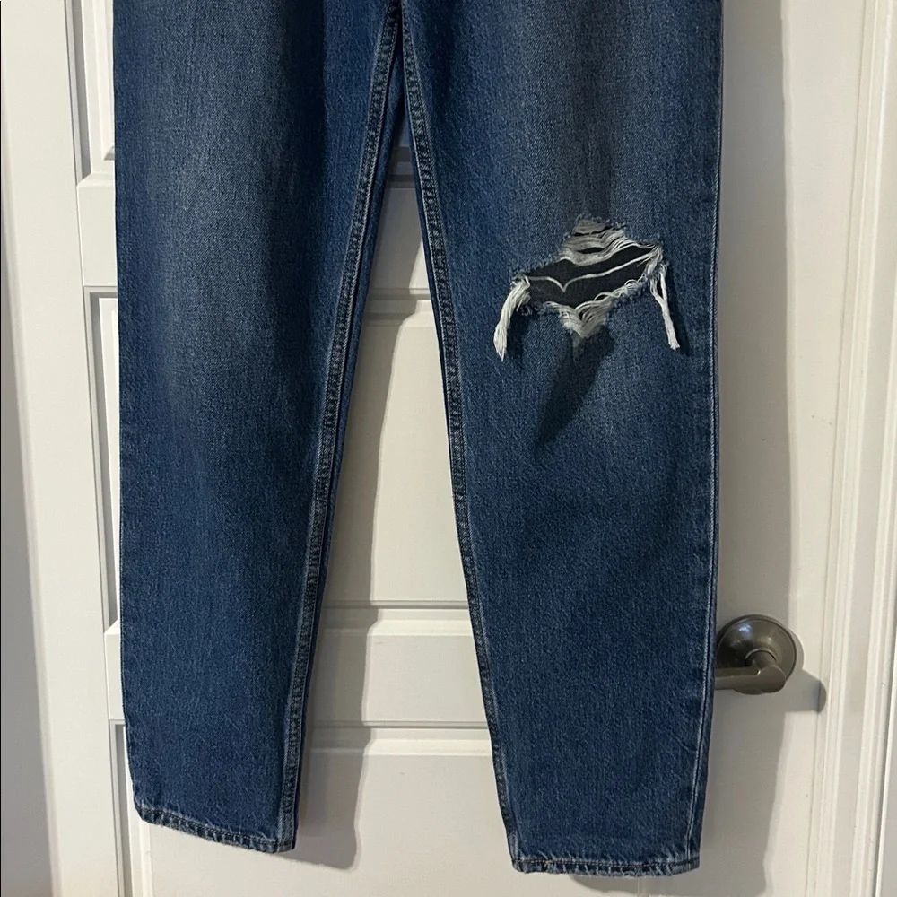 Levi’s High Rise Mom Jeans - Picture 4 of 12